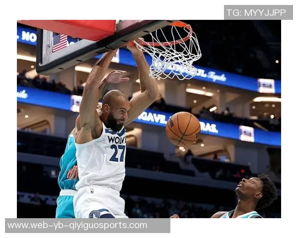 兰德尔全力以赴砍下32分但球队仍难敌对手失利之痛 兰德尔全力以赴砍下32分但球队仍难敌对手失利之痛