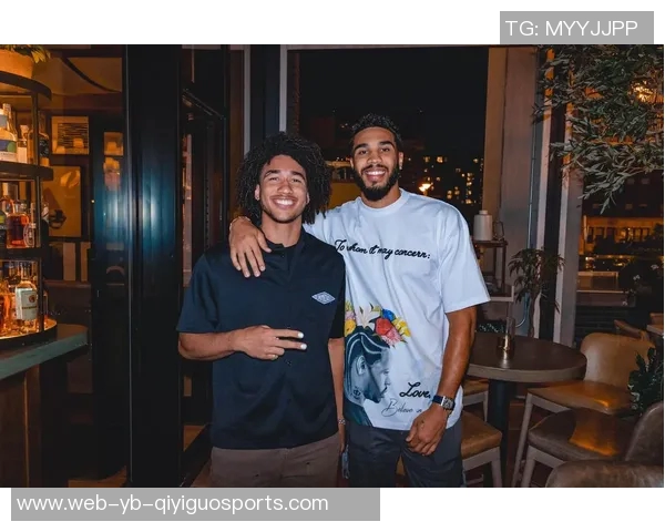 塔图姆担任运营总监向杜克队员传达支持与关怀信息 塔图姆担任运营总监向杜克队员传达支持与关怀信息